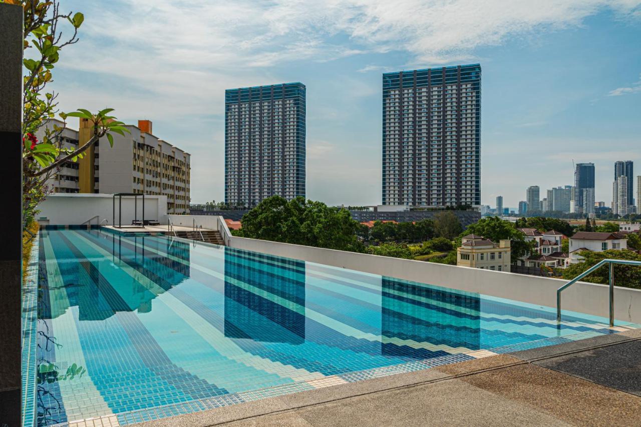 Fantasy Funland Retreat By The Only Bnb Tanjung Tokong Buitenkant foto