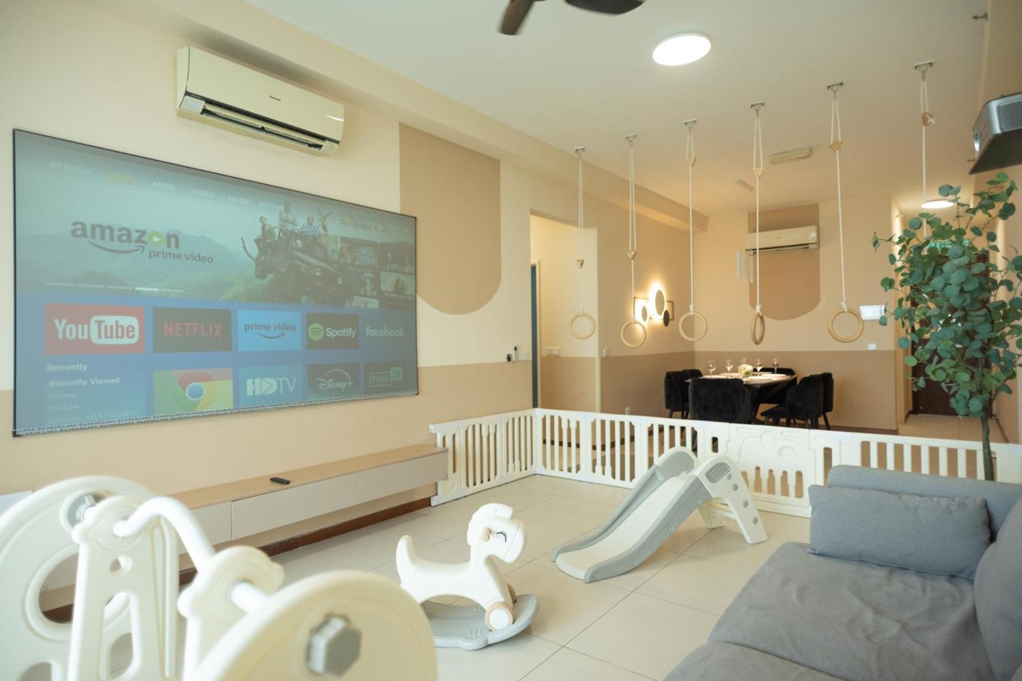 Fantasy Funland Retreat By The Only Bnb Tanjung Tokong Buitenkant foto